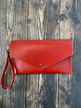 Load image into Gallery viewer, Envelope Clutch - English Bridle - Wrist Strap
