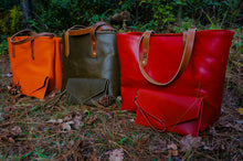 Load image into Gallery viewer, Large Tote - English Bridle