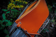 Load image into Gallery viewer, Wristlet - English Bridle