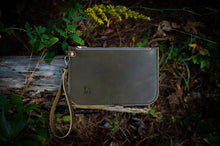 Load image into Gallery viewer, Wristlet - English Bridle