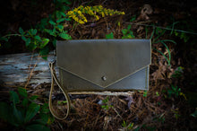 Load image into Gallery viewer, Envelope Clutch - English Bridle - Wrist Strap