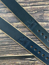 Load image into Gallery viewer, Zulu Strap - Horween Chromexcel - Navy