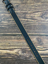 Load image into Gallery viewer, Zulu Strap - Horween Chromexcel - Navy
